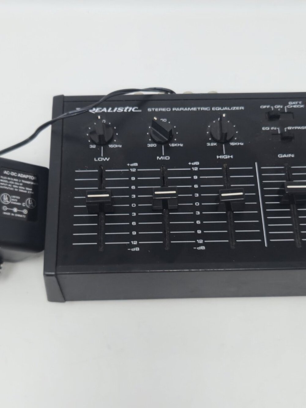 ​Vintage Realistic 3 Band Stereo Parametric Equalizer 32-1106 w/Adapter WORKING